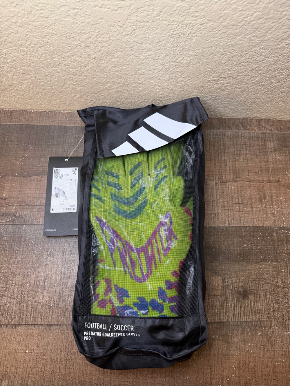 Adidas Predator Pro GL Goalkeeper Soccer Gloves.
- Size 8 Men.